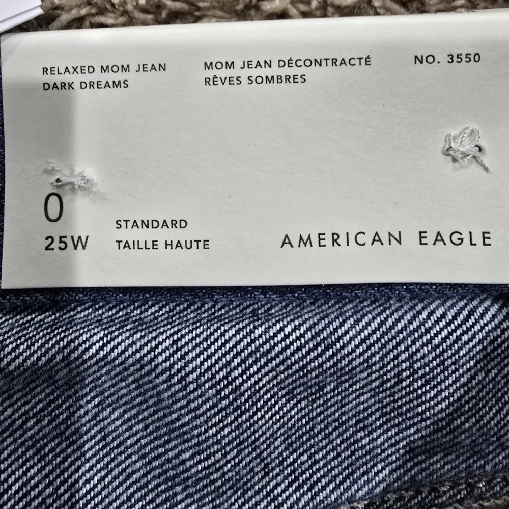 American Eagle NWT High Rise Relaxed Mom Jean Size 0 Reg